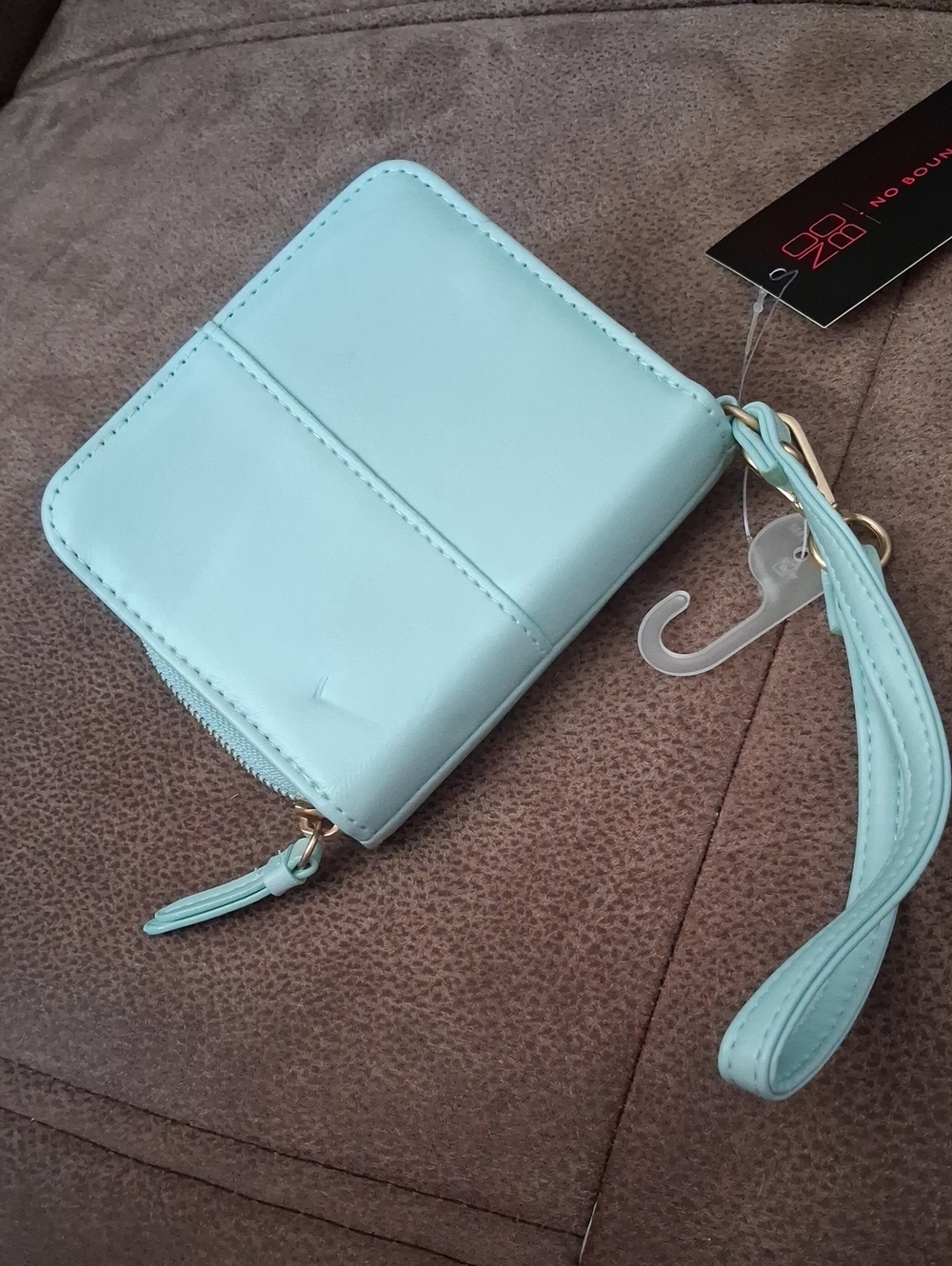 No Boundaries Light Blue Women's Zip Wallet Wristlet